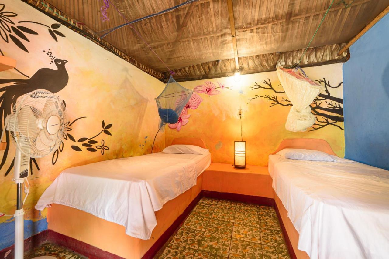 Hotel El Delfin Монтерико Екстериор снимка